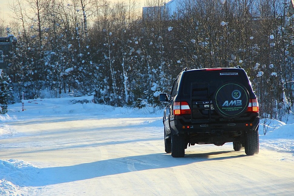 Силовой бампер задний Toyota Land Cruiser 100