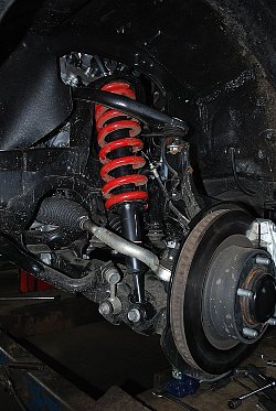 Toyota Tundra 2012 год, 5.7 L, лебедки Master Winch 12500 спереди и сзади в штатных бамперах, Боди лифт 5см, защита днища 8мм алюминий, пневмо подвеска, свет Prolight, колеса 35*12,5*18,
силовой обвес, лаборатория полного привода, площадка под лебедку, защита днища, боди лифт, лебедка в штатный бампер