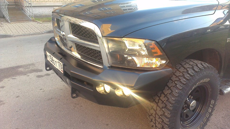 Силовой бампер на Dodge Ram