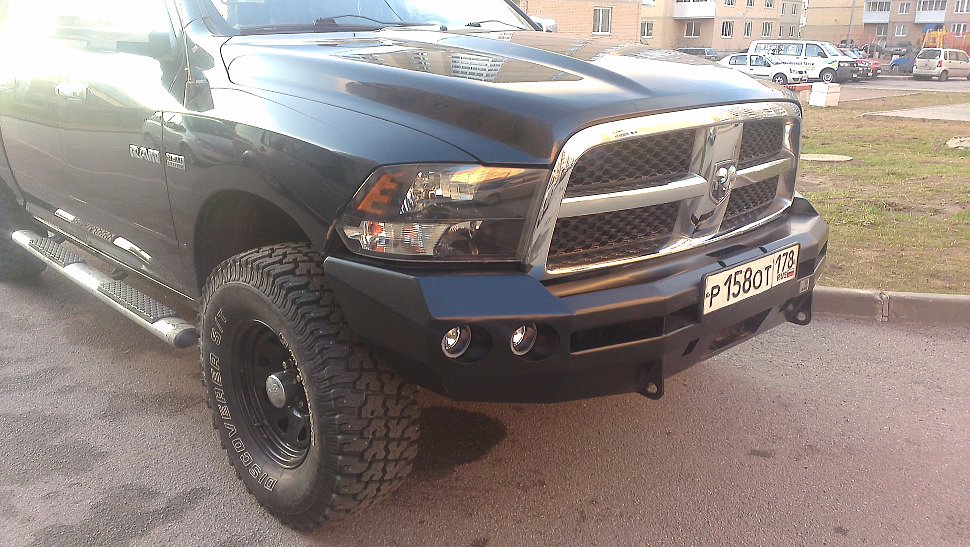 Силовой бампер на Dodge Ram