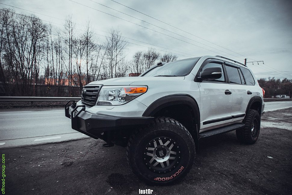 Силовой бампер Land Cruiser 200