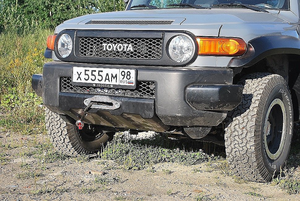 Площадка под лебедку в штатный бампер FJ Cruiser