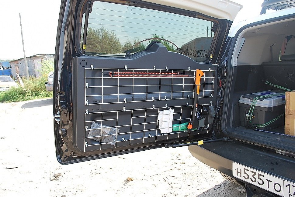 Сетка задней двери FJ Cruiser