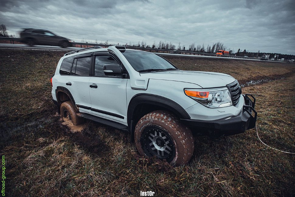 Силовой бампер Land Cruiser 200