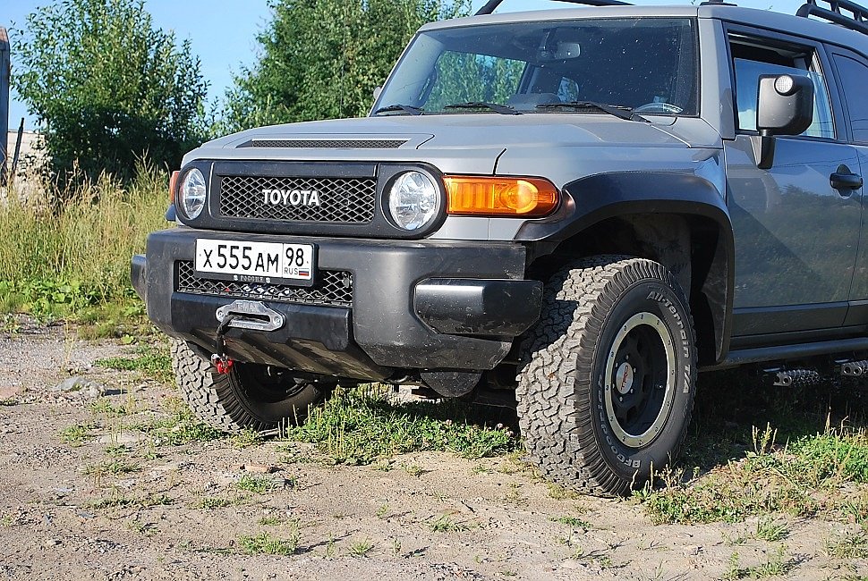 Площадка под лебедку в штатный бампер FJ Cruiser