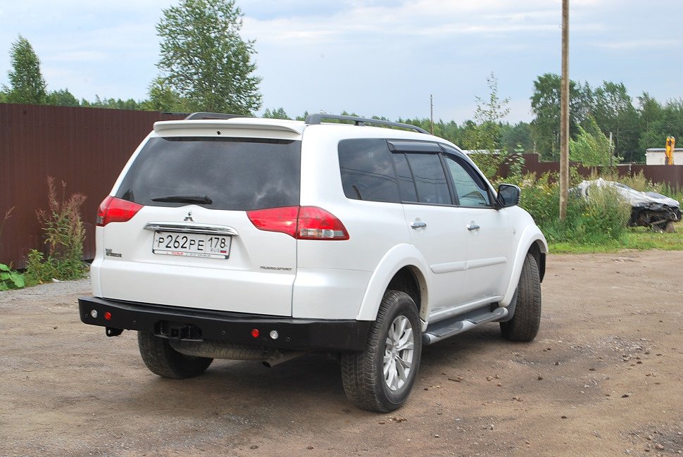 Силовой бамперзадний Mitsubishi Pajero Sport II