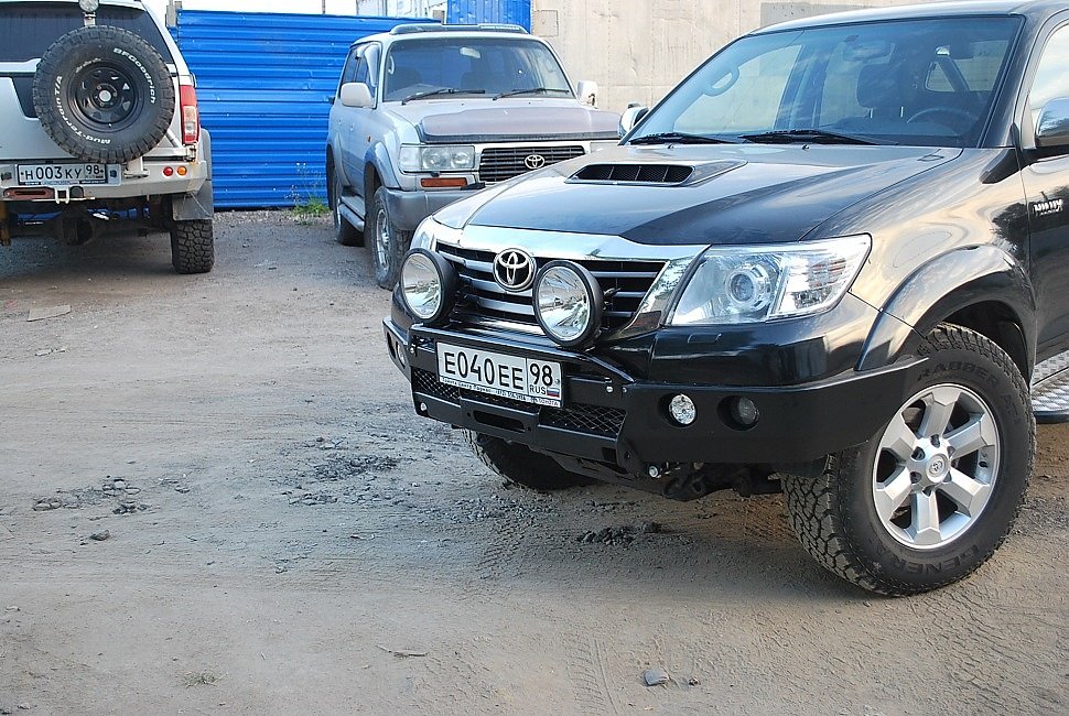 Cиловые бамперы Toyota Hi-lux серия Л