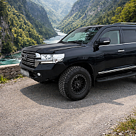 Силовой бампер для Toyota Land Cruiser 200 рестайлинг (2015-2021)