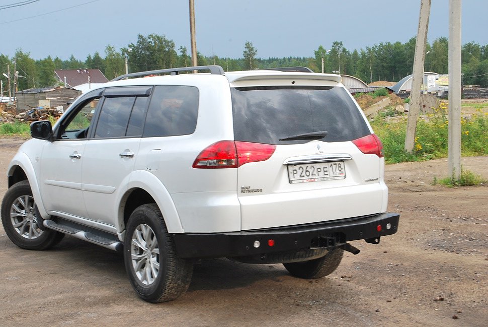 Силовой бамперзадний Mitsubishi Pajero Sport II