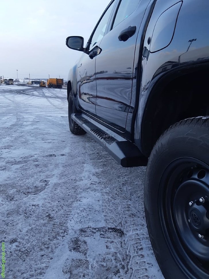 Силовые пороги для Toyota Hilux 8