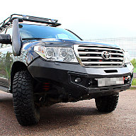 Подготовленный для экспедиций Toyota Land Cruiser 200