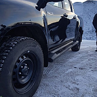 Силовые пороги на Toyota Hilux 8