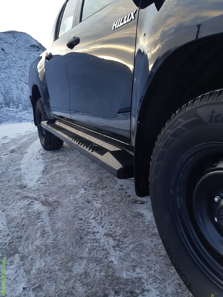 Силовые пороги для Toyota Hilux 8