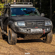 Подготовленный к экспедициям и оффроаду Land Cruiser 100
