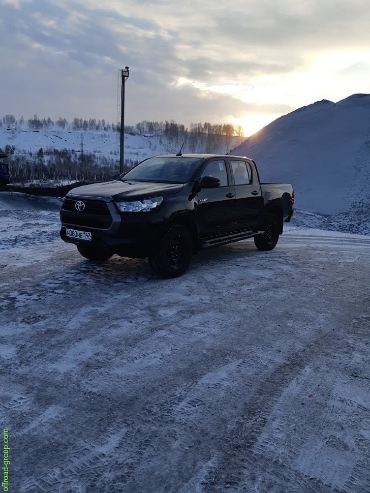 Силовые пороги для Toyota Hilux 8