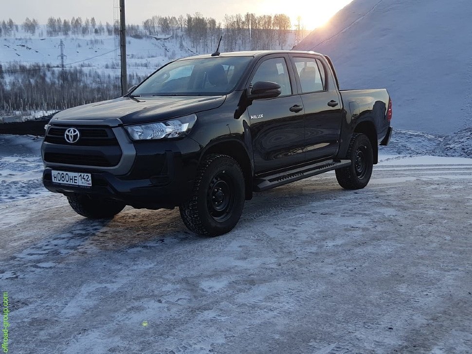 Силовые пороги для Toyota Hilux 8