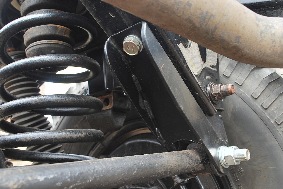 Кронштейн задней тяги панара Land Cruiser 80