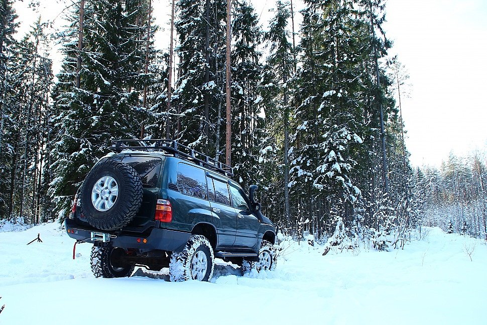 Внедорожная подготовка Toyota land Cruiser 105. Задний силовой бампер Land Cruiser. Силовые пороги. Экспедиционный багажник.