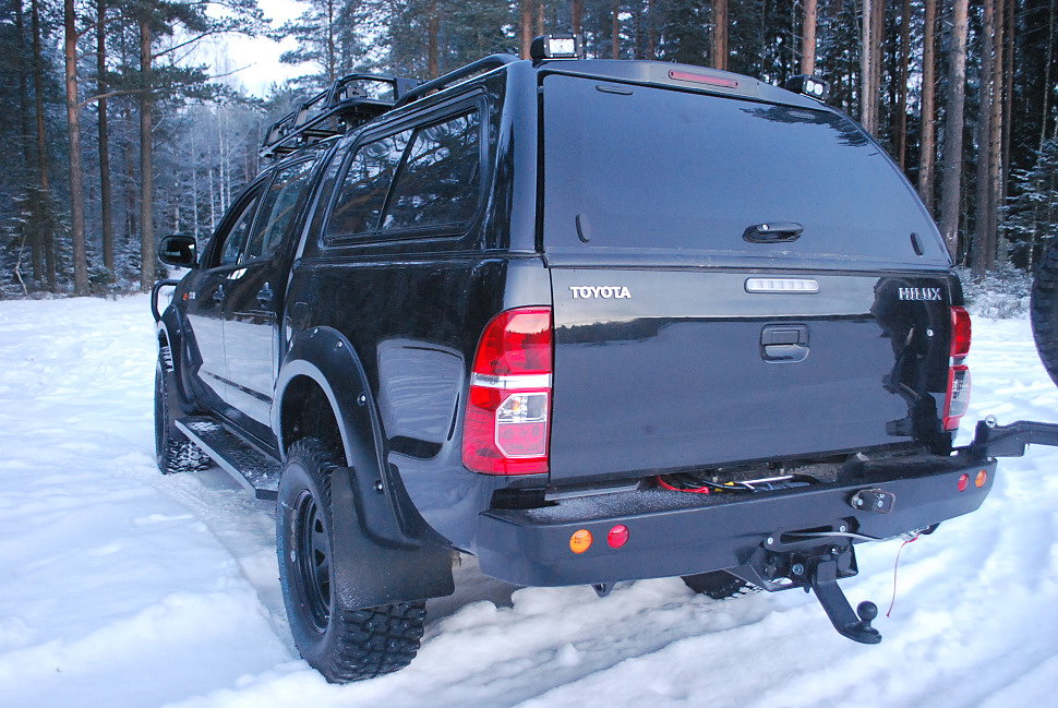 Силовой обвес Toyota Hilux лебёдка, фаркоп, пороги, калитка