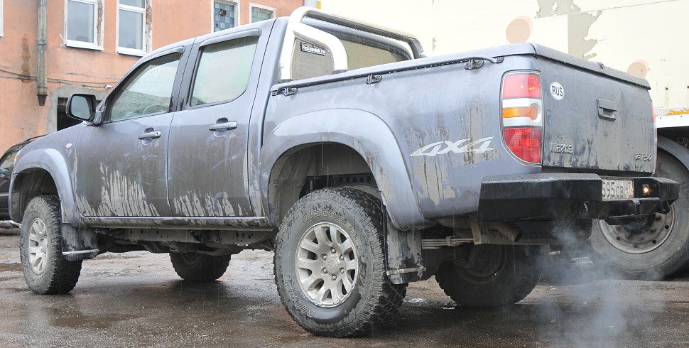 Силовой бампер задний  Mazda BT50