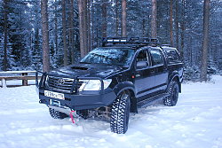 Силовой обвес Toyota Hilux передний бампер, пороги, экспедиционный багажник