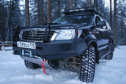 Силовой обвес Toyota Hilux передний бампер, пороги, экспедиционный багажник