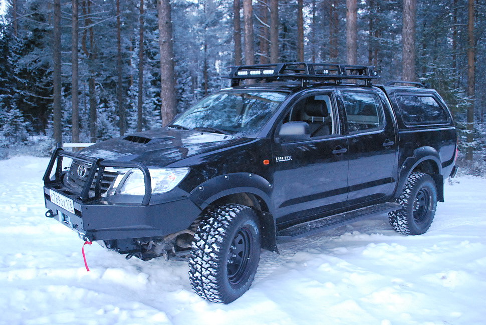 Силовой обвес Toyota Hilux передний бампер, пороги, экспедиционный багажник