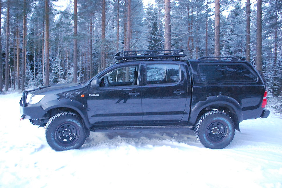 Силовой обвес Toyota Hilux передний бампер, пороги, экспедиционный багажник