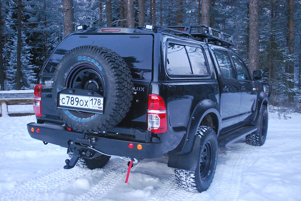 Силовой обвес Toyota Hilux задний бампер, пороги, экспедиционный багажник