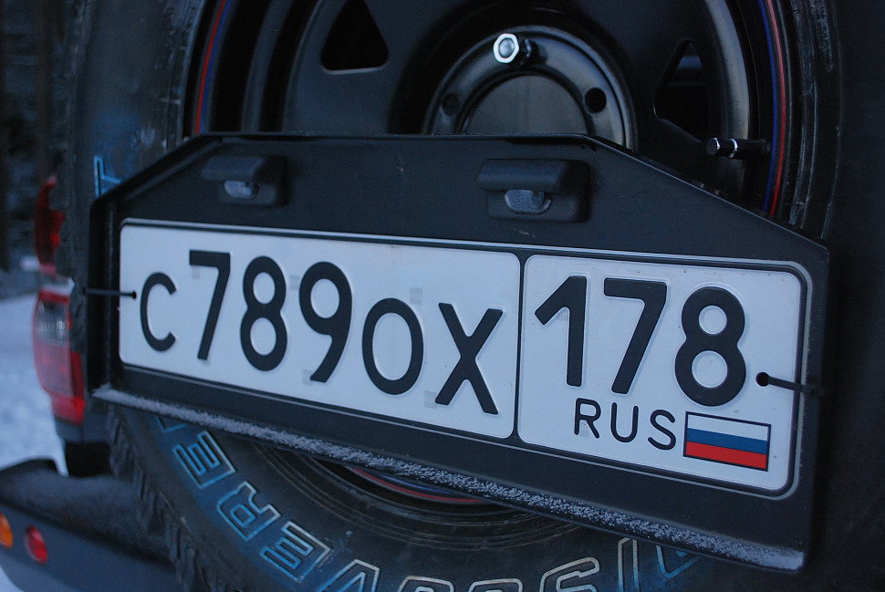 Силовой обвес Toyota Hilux задний бампер, калитка