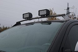 Toyota Tundra 2012 год, 5.7 L, лебедки Master Winch 12500 спереди и сзади в штатных бамперах, Боди лифт 5см, защита днища 8мм алюминий, пневмо подвеска, свет Prolight, колеса 35*12,5*18,
силовой обвес, лаборатория полного привода, площадка под лебедку, защита днища, боди лифт, лебедка в штатный бампер