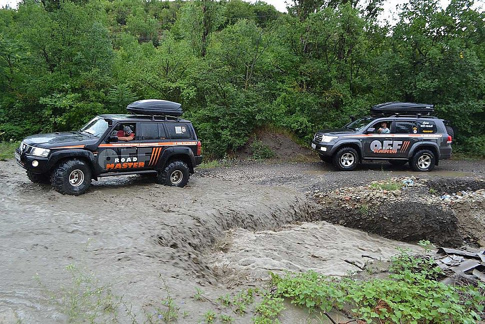 Силовой бампер задний Land Cruiser 200