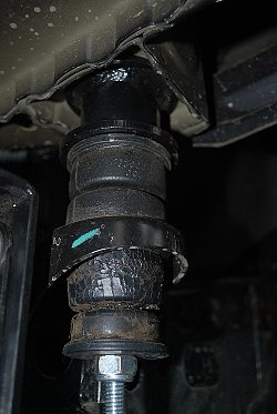 Toyota Tundra 2012 год, 5.7 L, лебедки Master Winch 12500 спереди и сзади в штатных бамперах, Боди лифт 5см, защита днища 8мм алюминий, пневмо подвеска, свет Prolight, колеса 35*12,5*18,
силовой обвес, лаборатория полного привода, площадка под лебедку, защита днища, боди лифт, лебедка в штатный бампер
