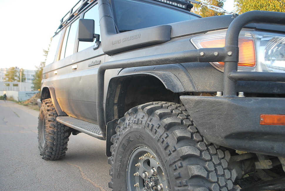 защита крыла land cruiser 76