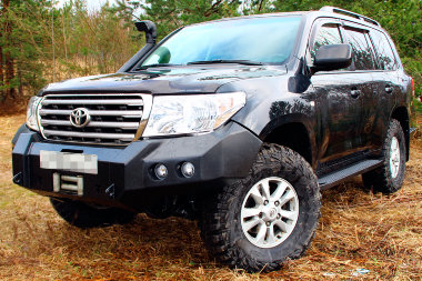 Силовой бампер передний Toyota Land Cruiser 200 до 2016 (серия Д)