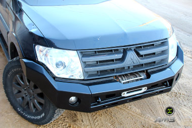 Силовой бампер передний Mitsubishi Pajero 4 (серия Рино)