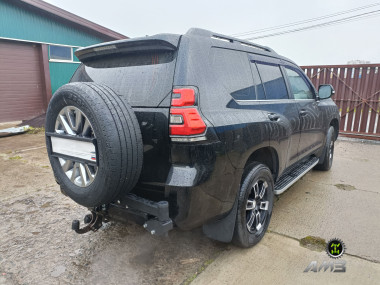 Калитка запасного колеса в штатный бампер Toyota Land Cruiser 150