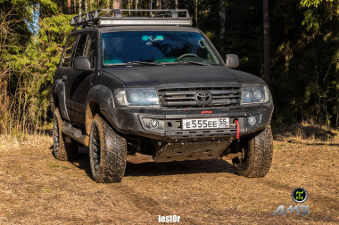 Силовой бампер передний Toyota Land Cruiser 100 (серия Рино)