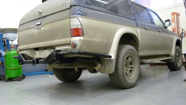 Силовой бампер задний Mitsubishi L200 III (трубный)
