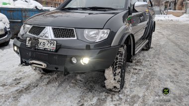 Силовой бампер передний Mitsubishi L200 IV Triton (2006-2013) (серия Л)