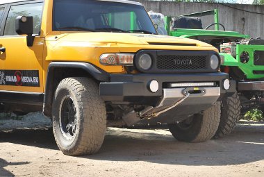 Силовой бампер передний Toyota FJ CRUISER со встроенной алюминиевой защитой №2 (серия АМЗ)