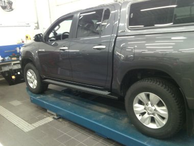 Силовые пороги Toyota Hilux Revo (2015-2020)